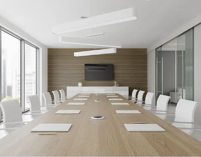 Sala riunioni pronta per una presentazione